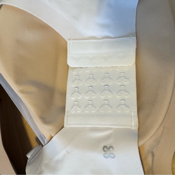 Honeylove Crossover Bra Set - White and Tan Size 2X - Picture 4 of 6